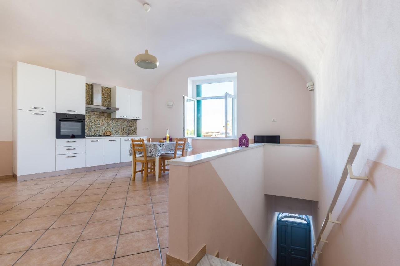 Tizzano House - La Marina Διαμέρισμα Προτσίντα Εξωτερικό φωτογραφία